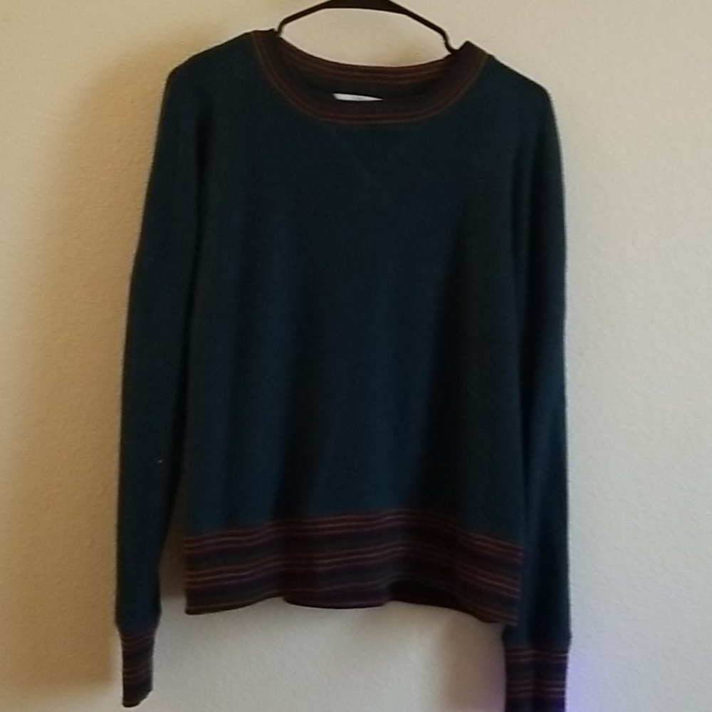 Very pretty Sweater. Teal green. 👁❤Offers!!